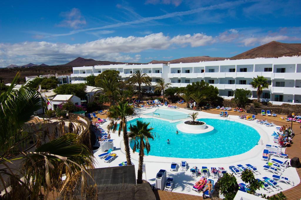 Apartamentos Ficus Costa Teguise Exterior photo